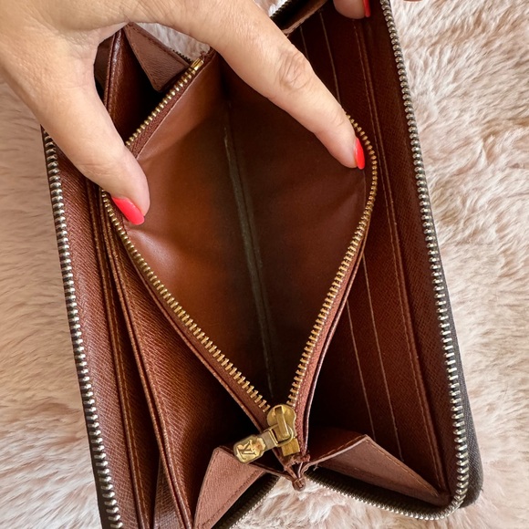 Louis Vuitton monogram zippy wallet - Picture 6 of 13